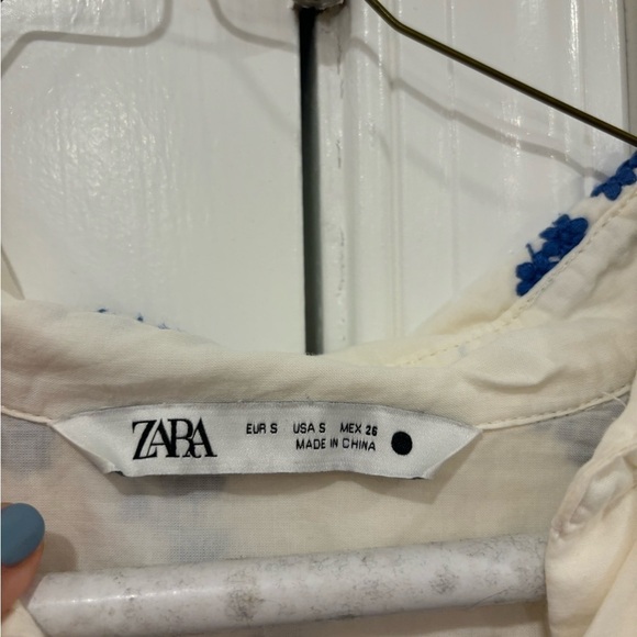 Zara White Button Down Embroidered Oversized Shirt Flowers Size Small - Picture 12 of 15